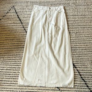 Free People Movement low rise denim skirt. Off white size 2. Only worn once.